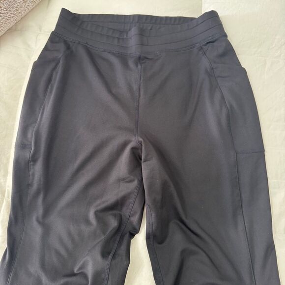 Fabletics on the go cold weather joggers in black. Size small- NWOT - Picture 7 of 10